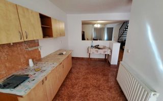 Casă înșiruită tip triplex – zonă liniștită. - Poză 2
