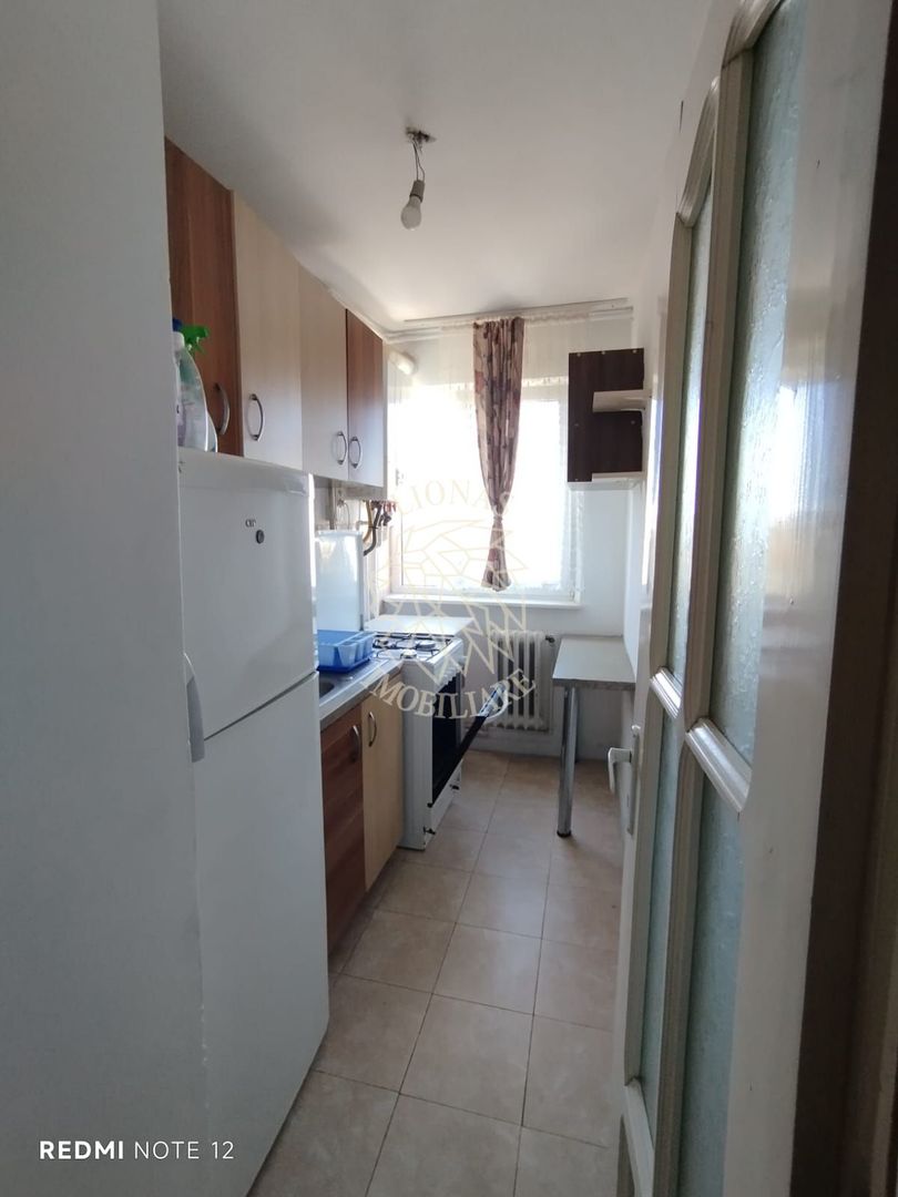 Apartament de inchiriat 2 camere-balcon-etaj 3-Decebal - Poză 3