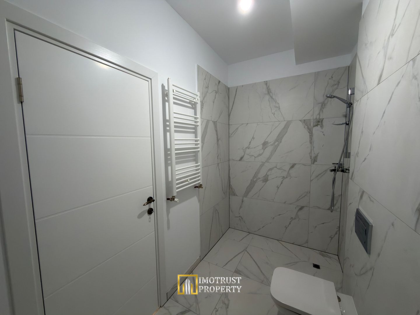De vanzare apartament 3 camere ARED AFI - Poză 6