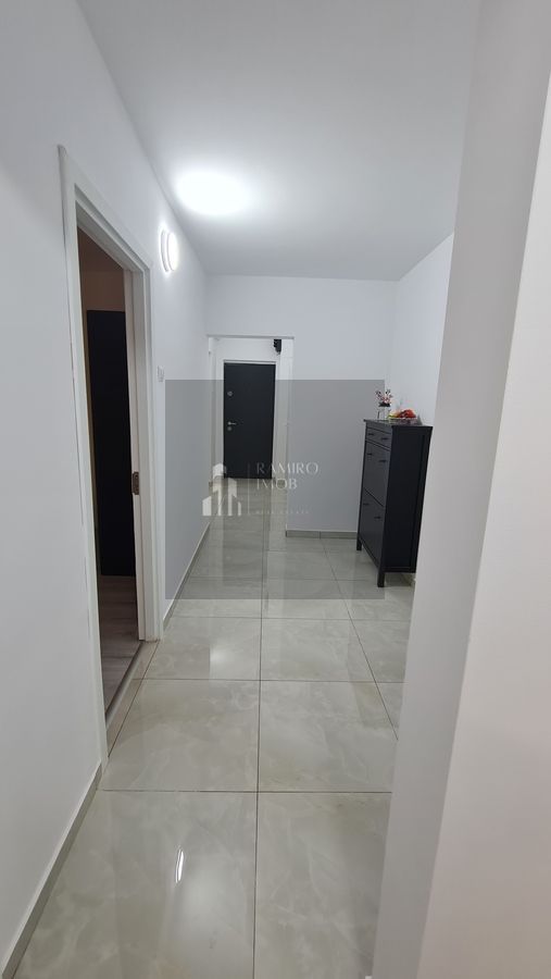 Apartament 3 camere renovat | Centrală proprie | Mega Mall | Et 3 - Poză 1