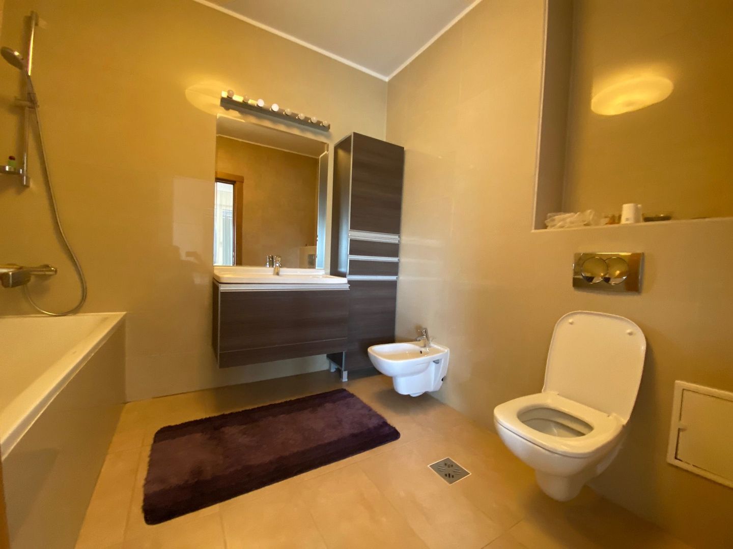 Spatios si modern cu garaj subteran - Poză 10