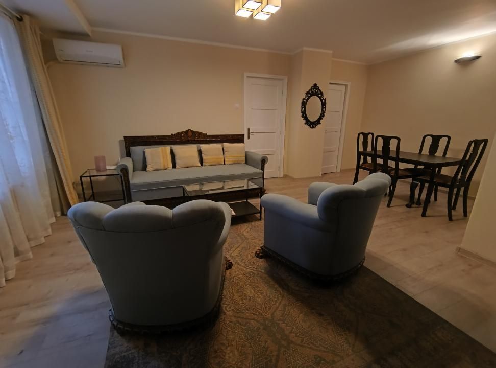 Piata Romana - Magheru - KFC - Poză 3