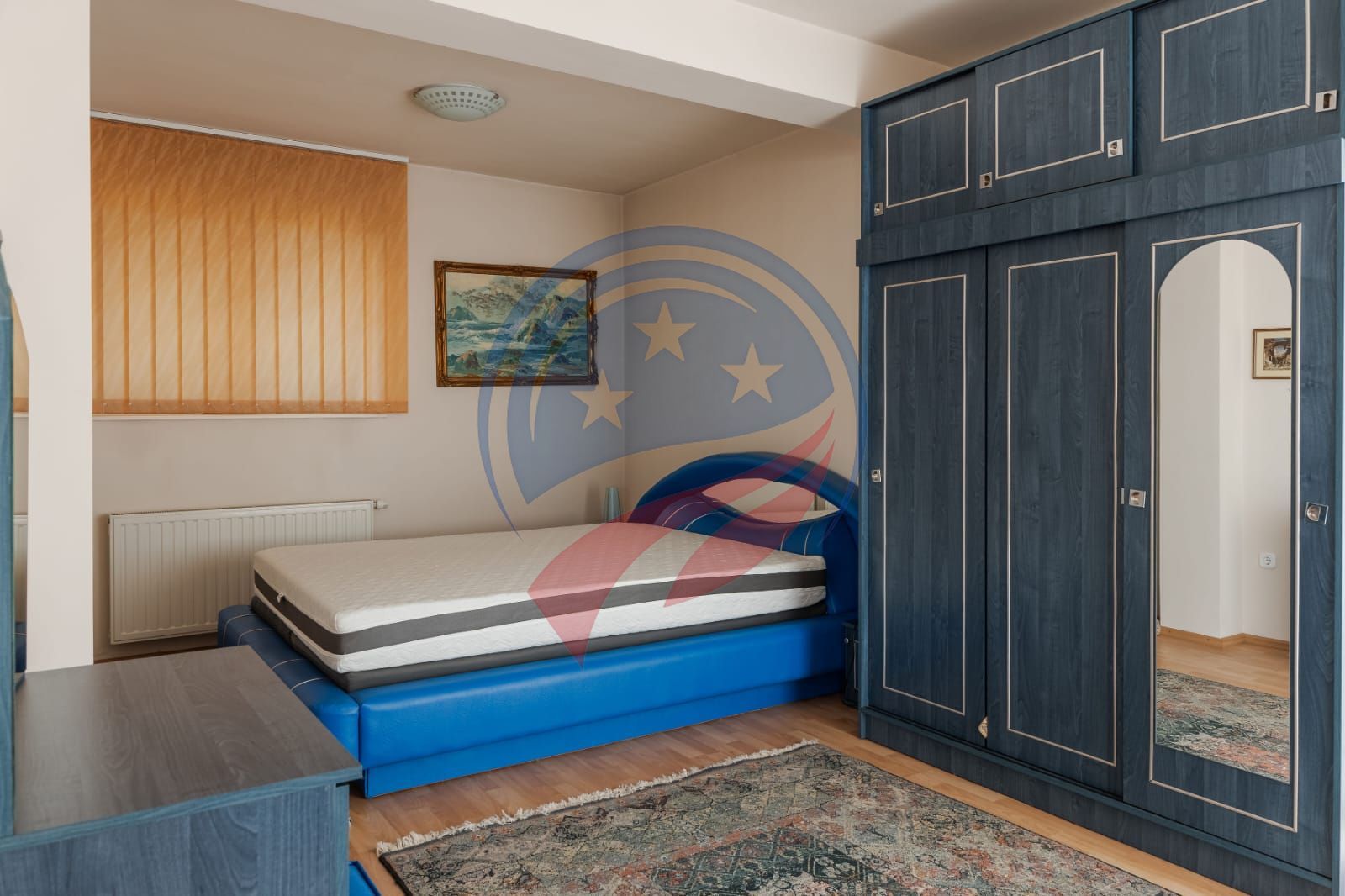 Vila superba cu cinci camere zona centrala - Poză 19