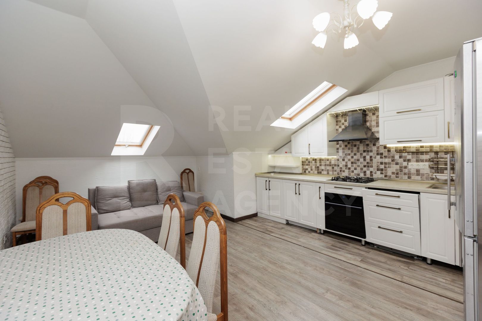 Vânzare, apartament, 2 camere, str. Petru Ungureanu, Cricova - Poză 3