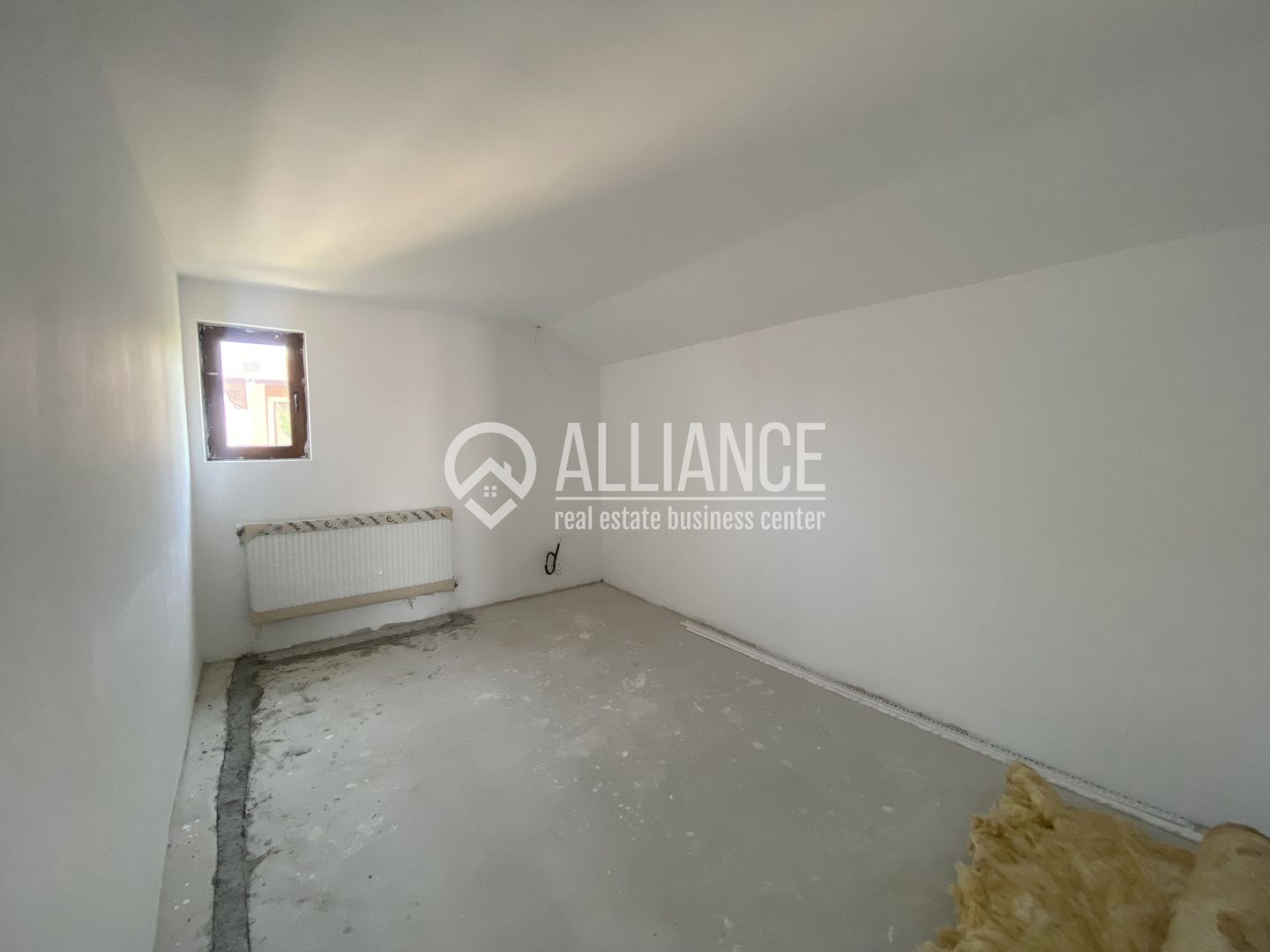 VALU LUI TRAIAN(COD 07) -Casa P+M 5 camere cu teren de 300 mp - Poză 19