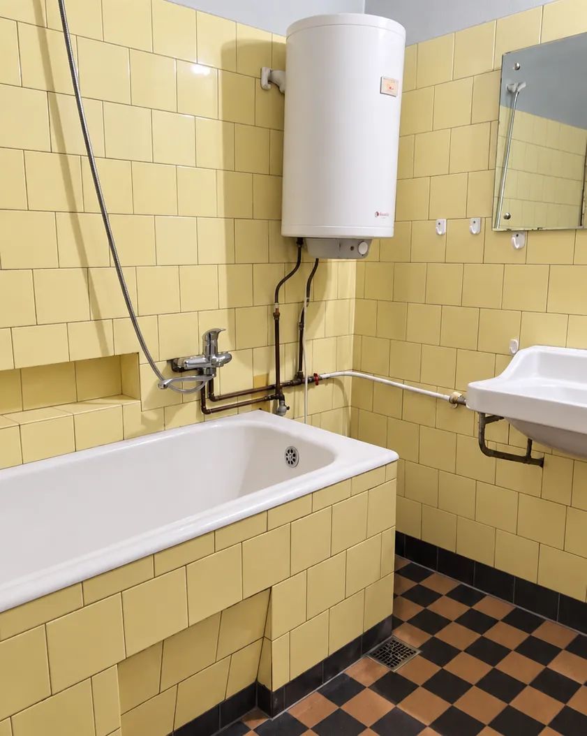 Apartament la casă cu curte proprie în zonă exclusivistă Sub Arini - Poză 9