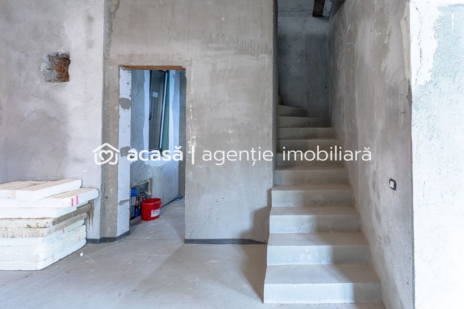 Casă / Vilă semifinisată cu destinații multiple zona centrală - Poză 12