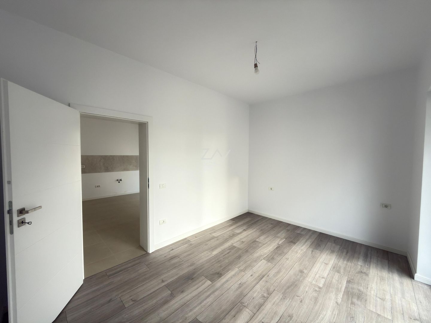 Bloc finalizat la asfalt. Etaj 1. Loc de parcare. - Poză 7