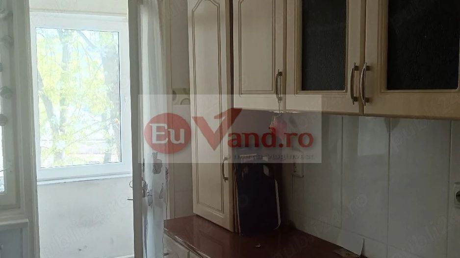 De inchiriat aparatament cu 2 camere, ultracentral , 400 euro - Poză 1