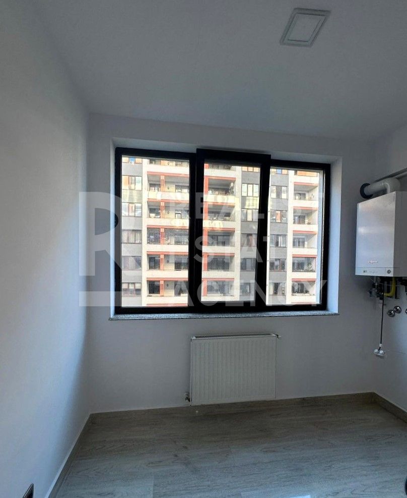 Apartament cu 3 camere – 13 Decembrie,  Coresi la 5 minute pe jos. - Poză 15