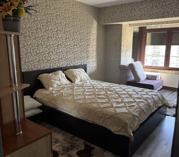 Apartament elegant 3 camere, 110 mp, vedere panoramică pe Bulevardul Decebal - Poză 1