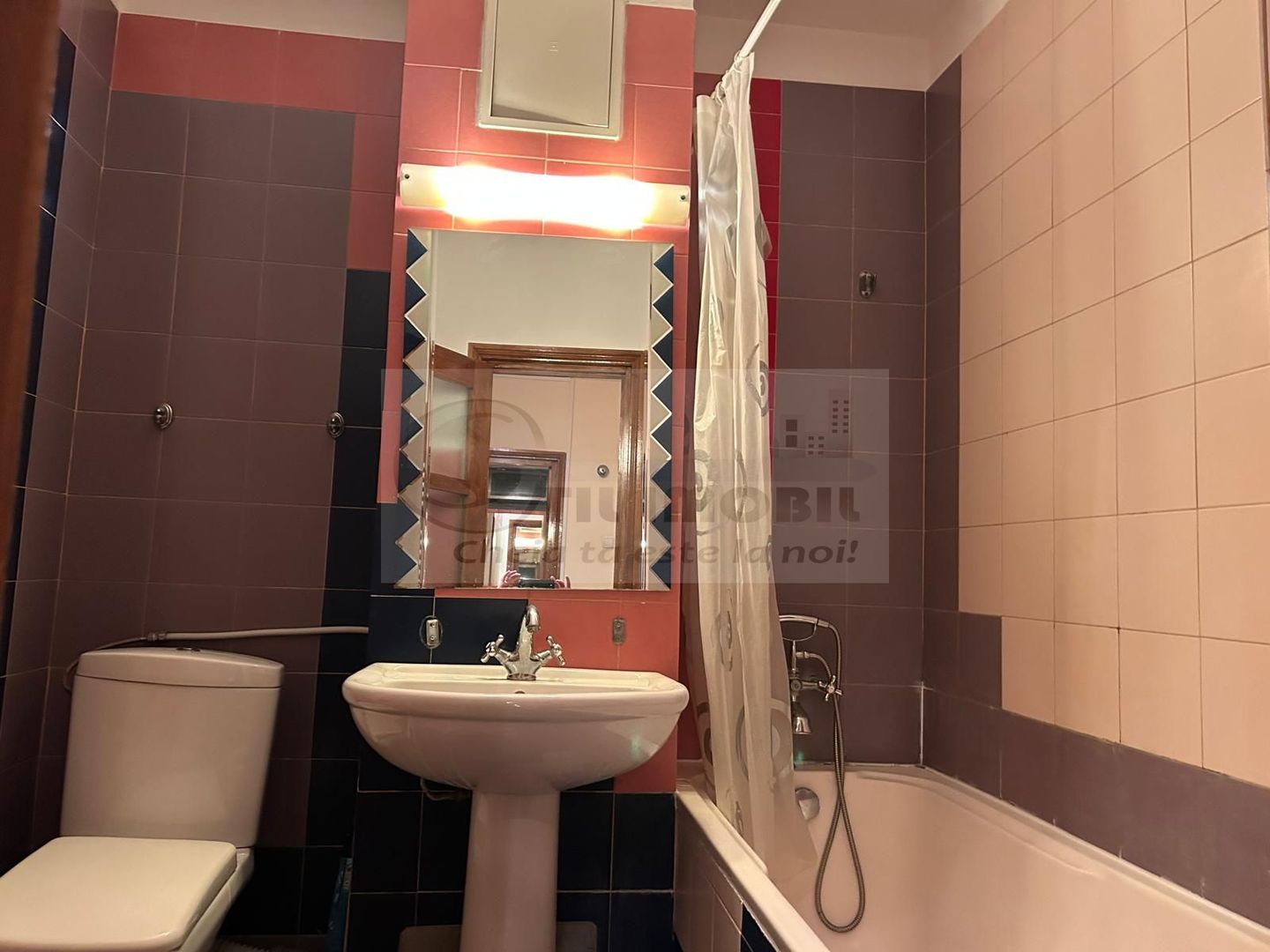 Apartament cu 3 camere decomandat, 2 bai - Nicolina - Etaj intermediar - Poză 7