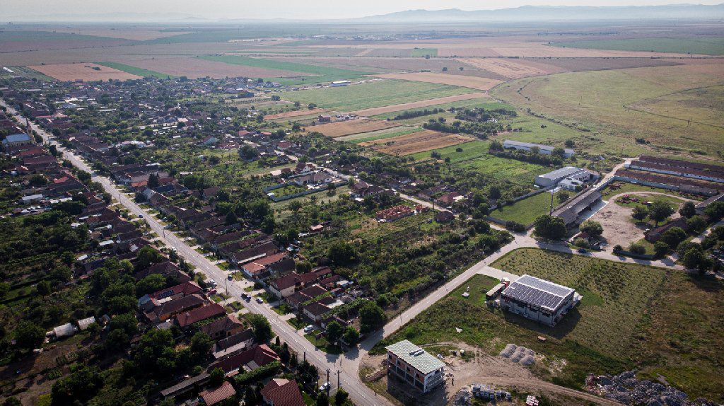 Loc de casă în Zimandul Nou - Poză 9