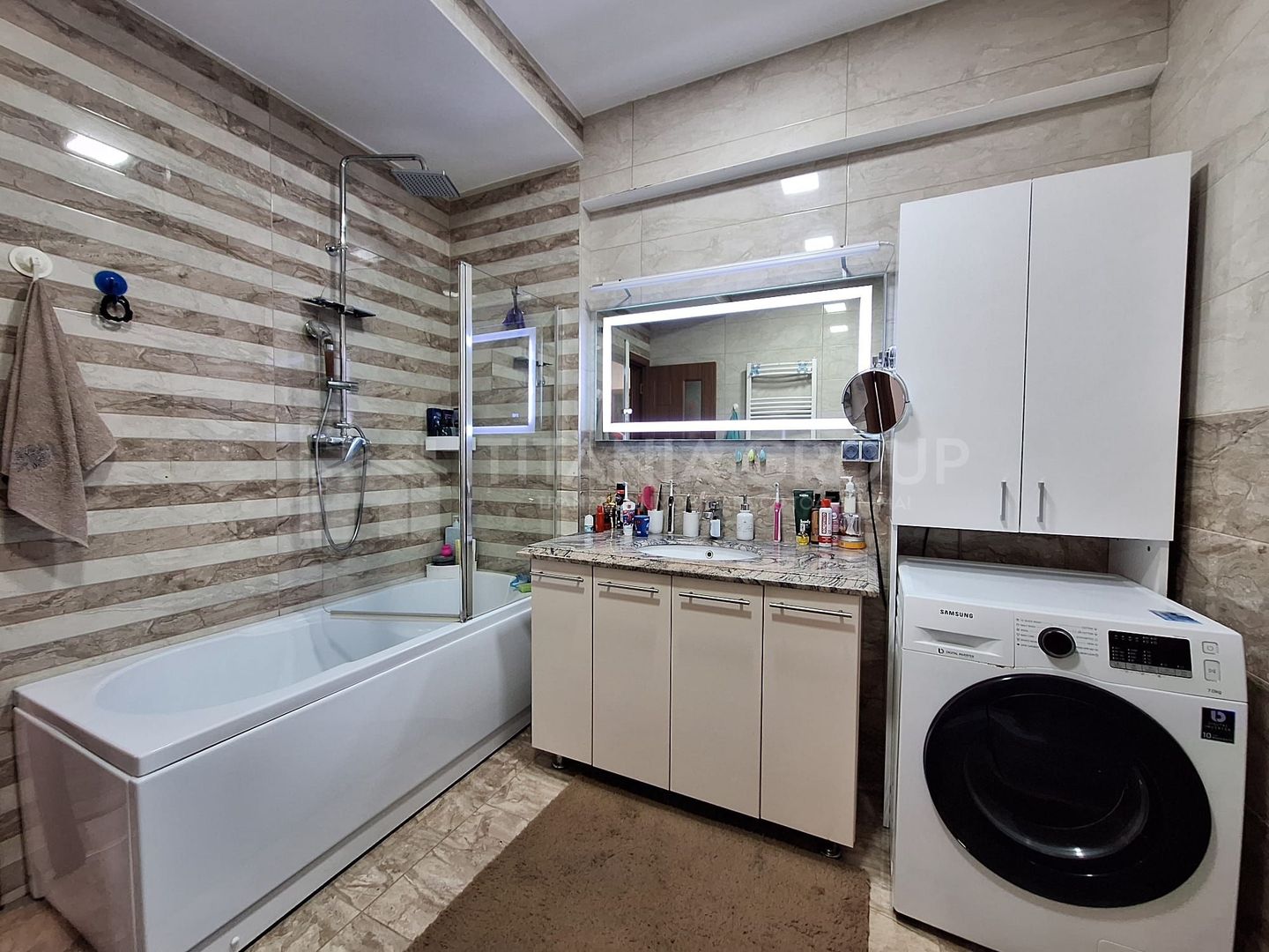 Apartament 2 camere decomandat, spatios,  Coresi Isaran - Poză 15