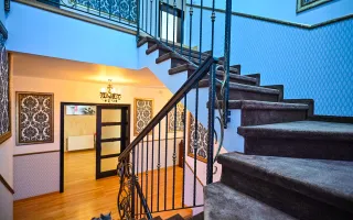 Somptuozitate in stil modern, 2 garaje, 3 terase, totul pe 1.000 mp teren - Poză 24