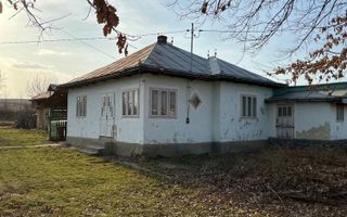 Casa Batraneasca 100 MP + teren intravilan 400 MP, 4500 MP extravilan - Poză 1