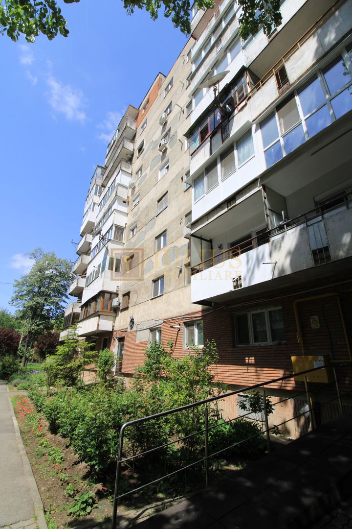 Zona Complex, centrala proprie, o camera - Poză 1