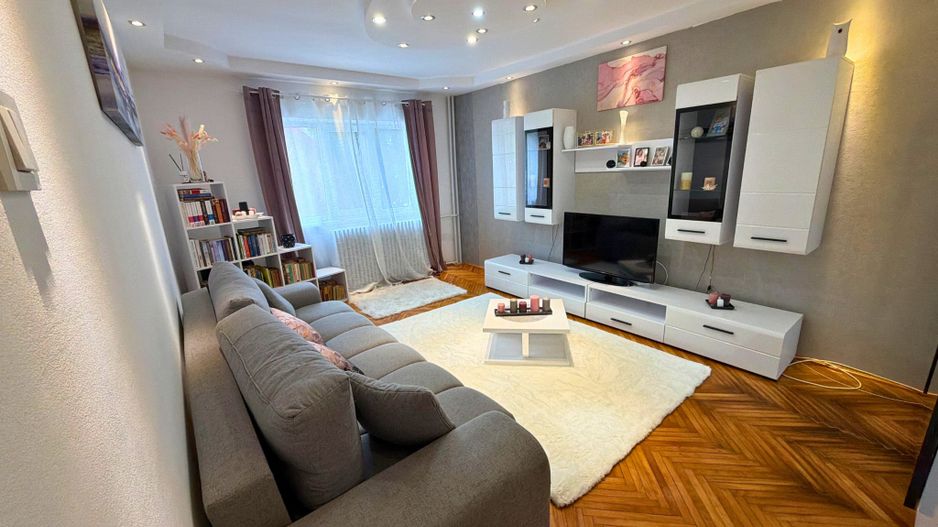 Apartament 2 camere decomandat 50 M²  semicentral - Poză 2