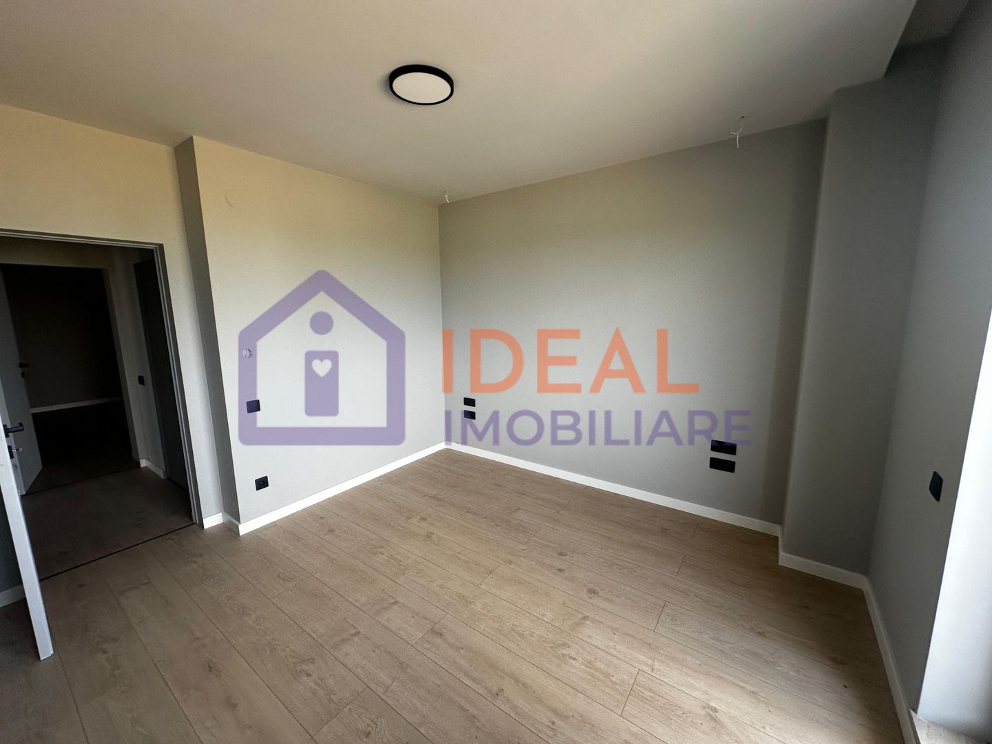 Penthouse cu 3 camere LA CHEIE, cu terasa de 191mpu, zona Calea Surii Mici - Poză 24