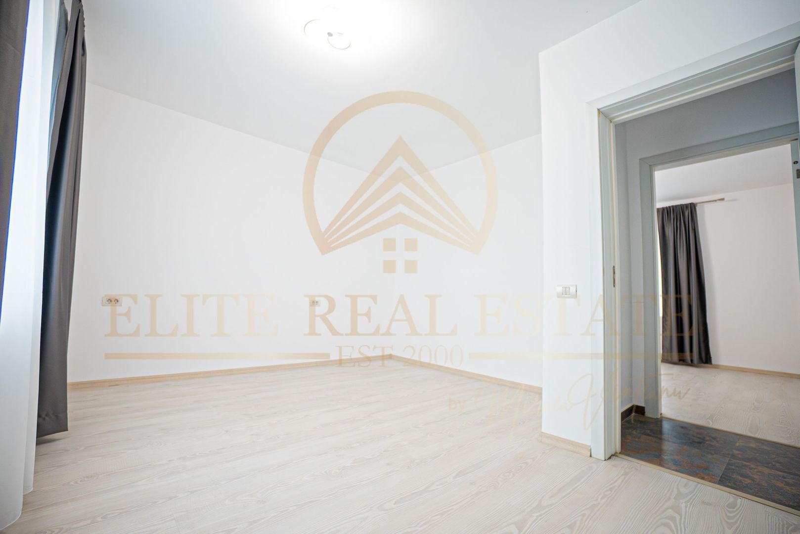 Casă de vânzare în Mamaia Nord – ideală pentru locuit sau investiție - Poză 13