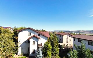 Locuință cochetă la mansardă, cu balcon și boxă de depozitare - Poză 31