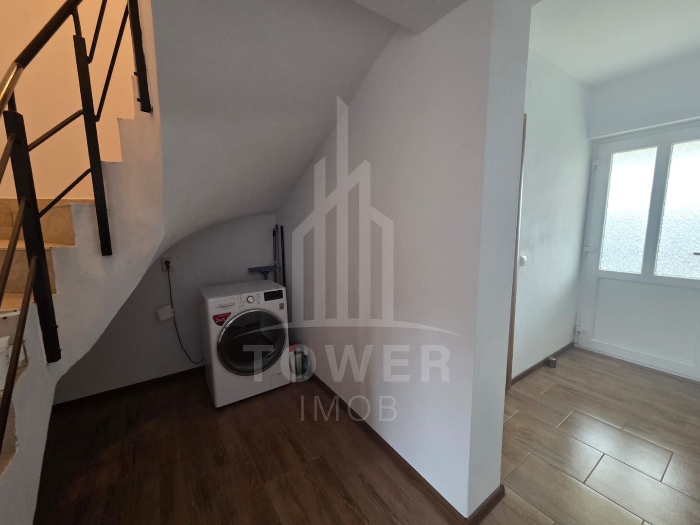 Casă de închiriat - Zona Gușterița, vedere spre munte - Poză 14