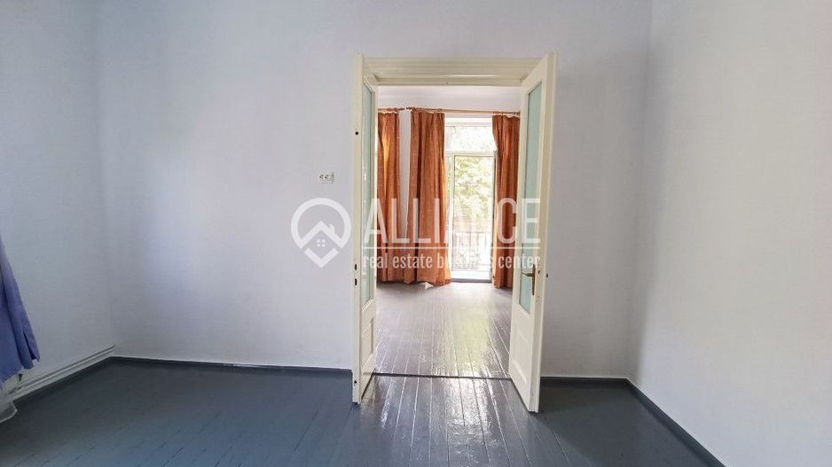 CENTRU SALA SPORTURILOR(COD03)- Casa interbelica si curte generoasa ! - Poză 3