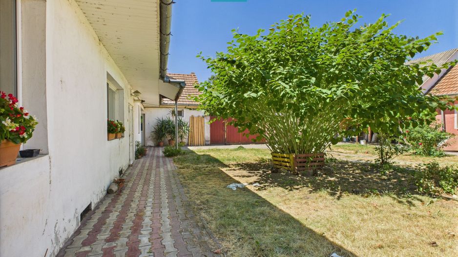 Casă cu 2 corpuri independente în Aradul Nou - Poză 13