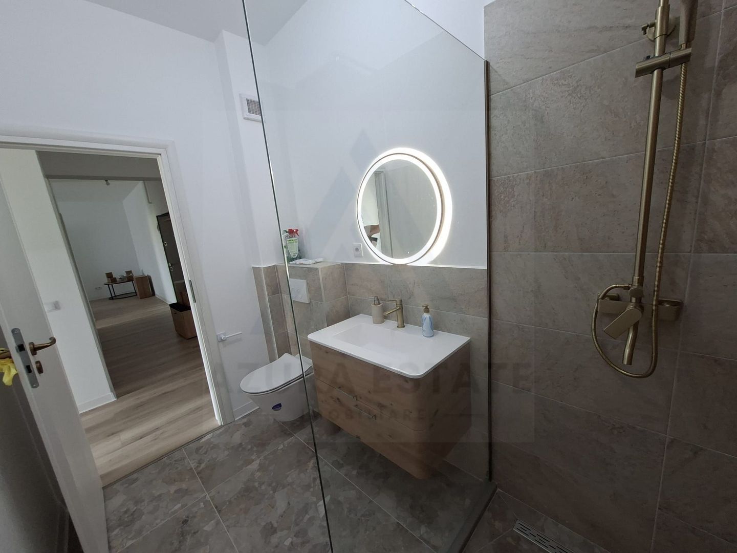 Apartament lux prima inchiriere 3 camere 76mp utili si boxa Selimbar - Poză 9