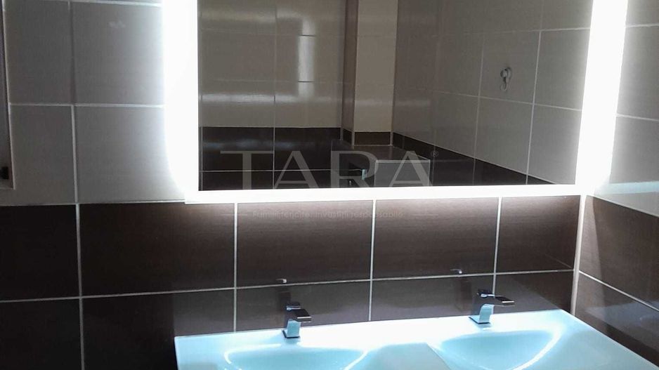 Apartament spațios cu posibilitate de recompartimentare. - Poză 6