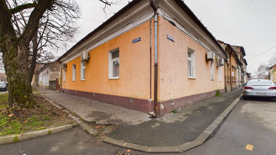 Apartament cu 4 camere la casa in centru - Poză 15