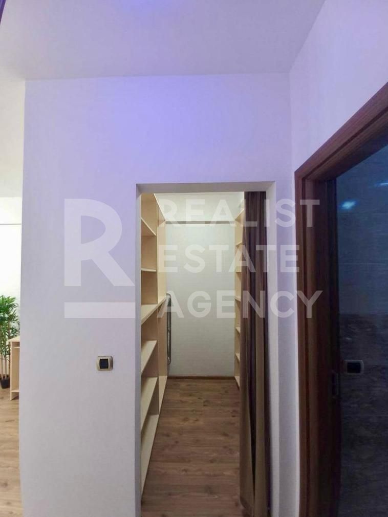 Apartament cu 3 camere – 13 Decembrie,  Coresi la 5 minute pe jos. - Poză 10