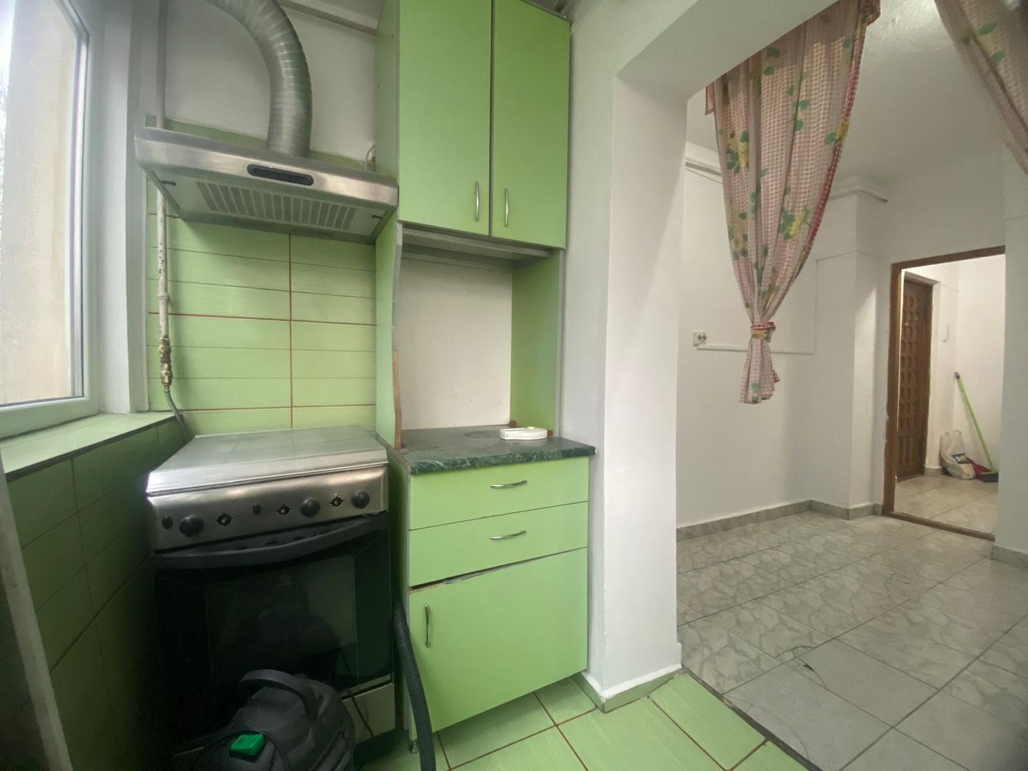 Vanzare apartament cu 3 camere,etajul 1,decomandat - M3, Târgoviște - Poză 10