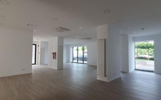 DE ÎNCHIRIAT SPAȚIU COMERCIAL 154 MP – TRAFIC INTENS, PARCARE INCLUSĂ - Poză 1