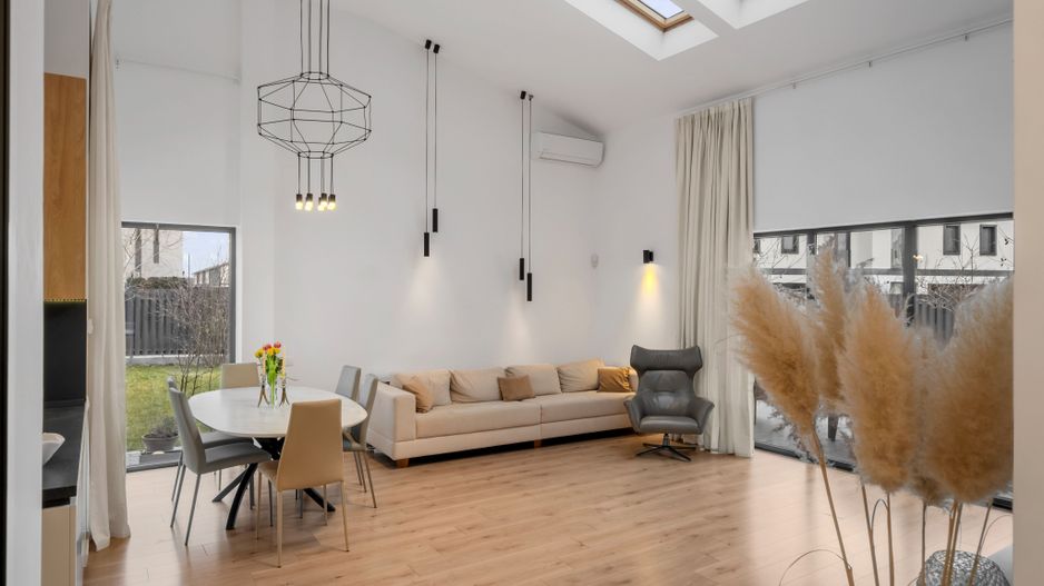 Vila pe parter cu 5 camere  | 655 mp teren | dotata cu panouri solare - Poză 2