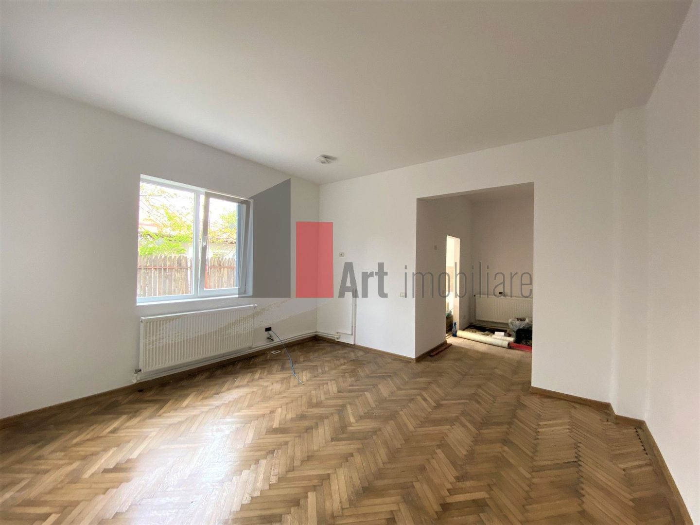 Garsoniera spatioasa in vila cu loc parcare | Zona Mosilor - Poză 2