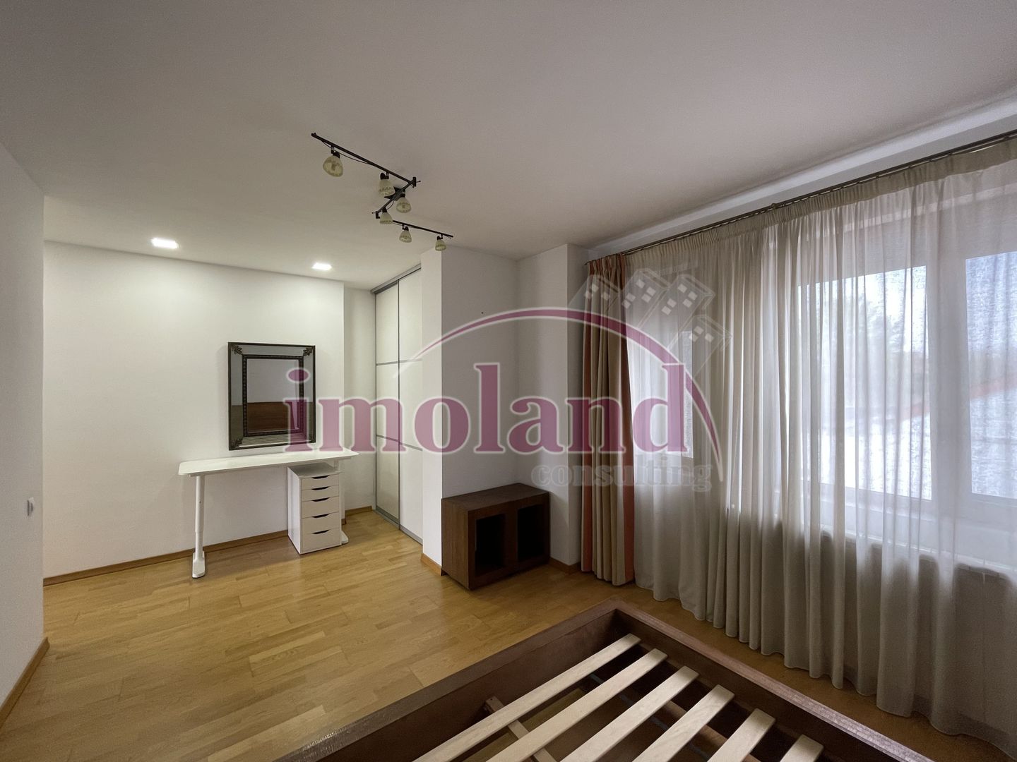 Vânzare apartament 3 camere mobilat utilat | zona Eminescu – Dacia | Bloc 2014 - Poză 12