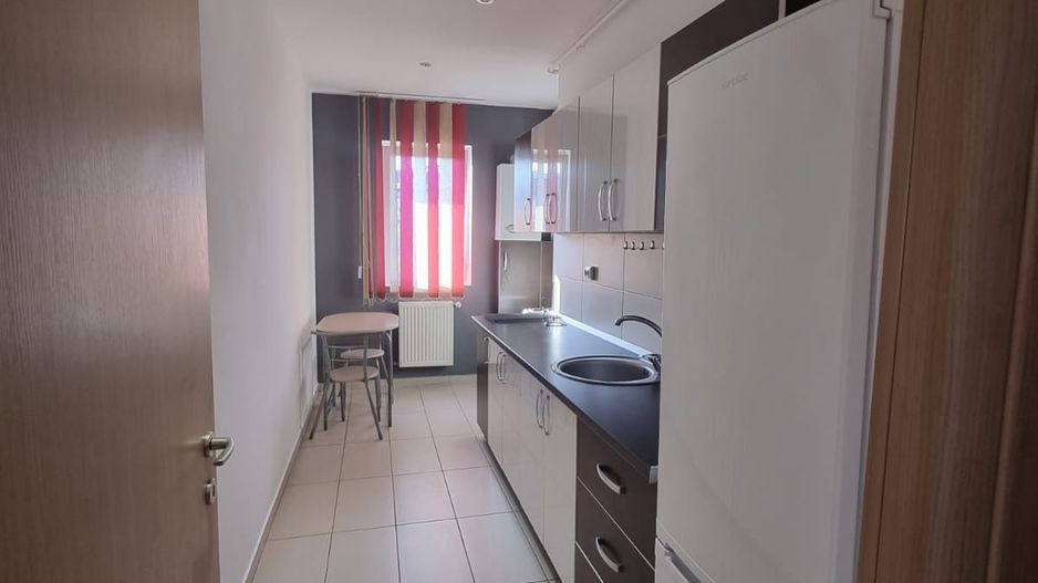 Garsonieră decomandată, centrală proprie, balcon, bloc 2010 - Poză 5