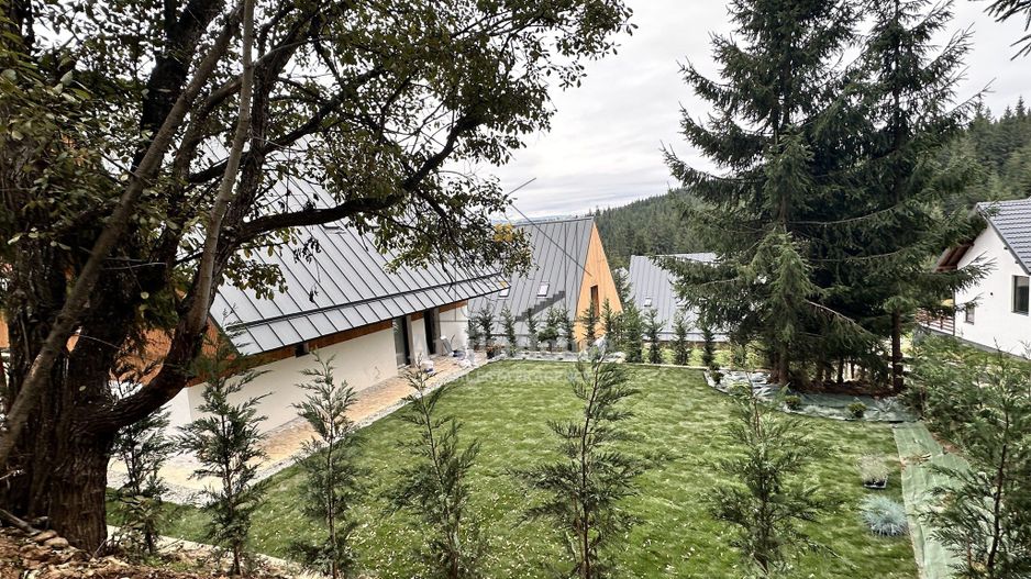 6 Case de vacanta localitatea Marisel jud Cluj la drumul Judetean DJ107P - Poză 8