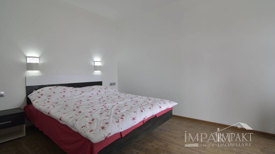 Casa cuplata cu 6 camere si curte in cartierul Intre lacuri. - Poză 14