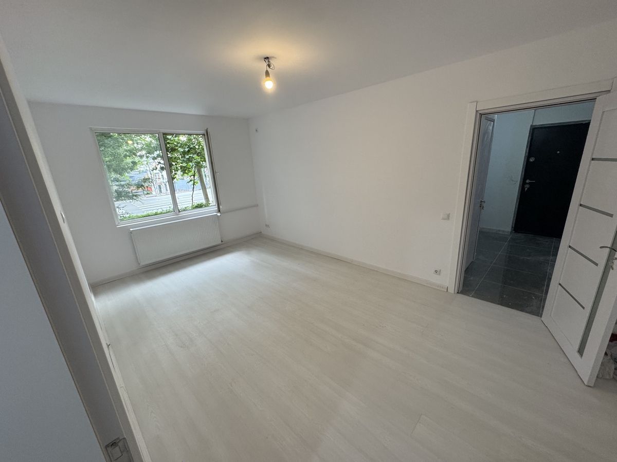 Vanzare Apartament 2 Camere Calea  Vitan intersectia Mihai Bravu - Poză 4