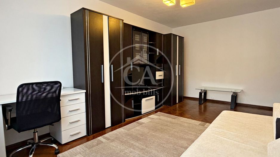 Apartament de închiriat cu 3 camere în zona Rogerius, Oradea - Poză 2