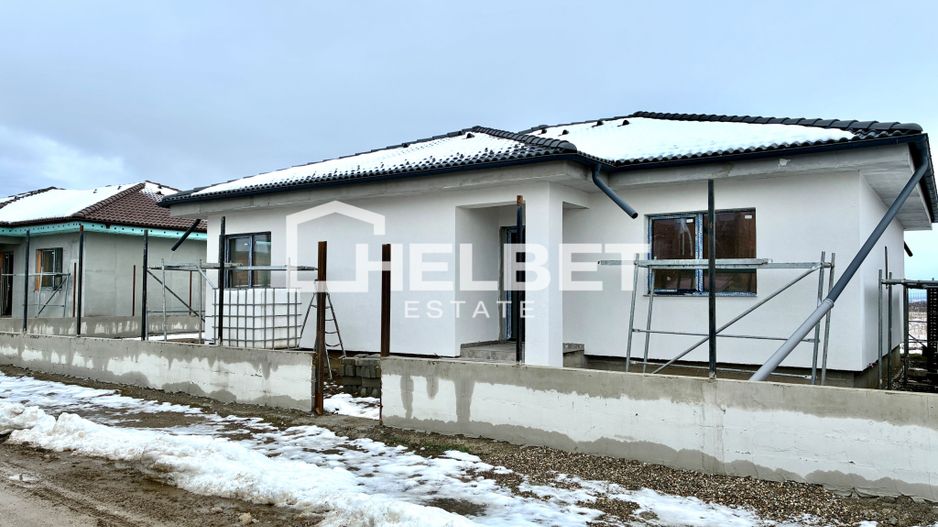 Casă / 4 camere / 106 mp utili / Bod - Poză 1