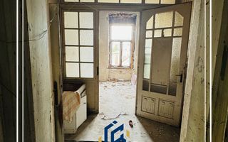 De vânzare Apartament 3 camere de renovat B-dul Decebal Arad - Poză 7