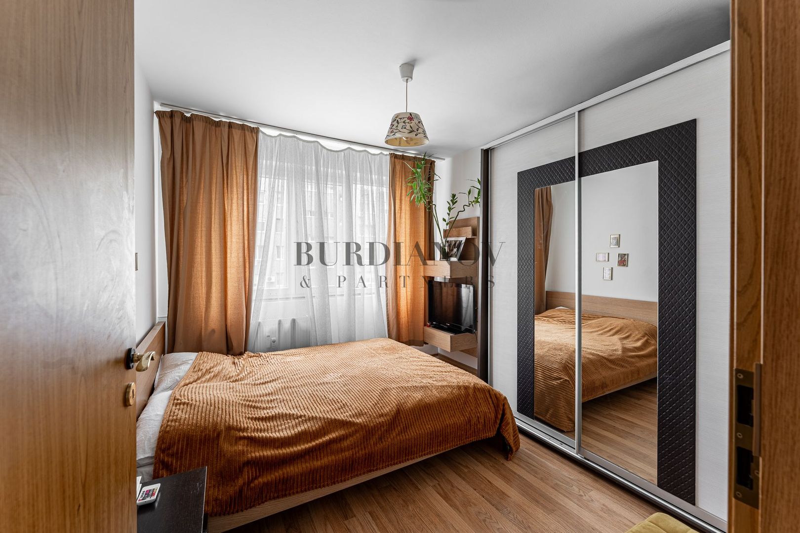Apartament cu 4 camere- 57 mp utili -Dr Taberei- Metrou Romancierilor - Poză 6