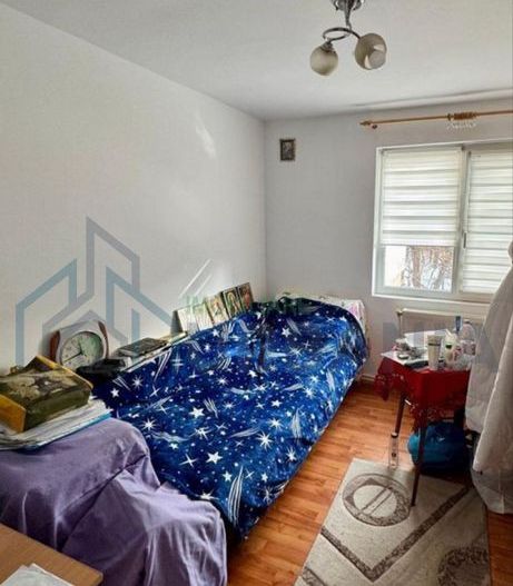 De vanzare apartament 2 camere Podu Ros bulevard - Poză 3