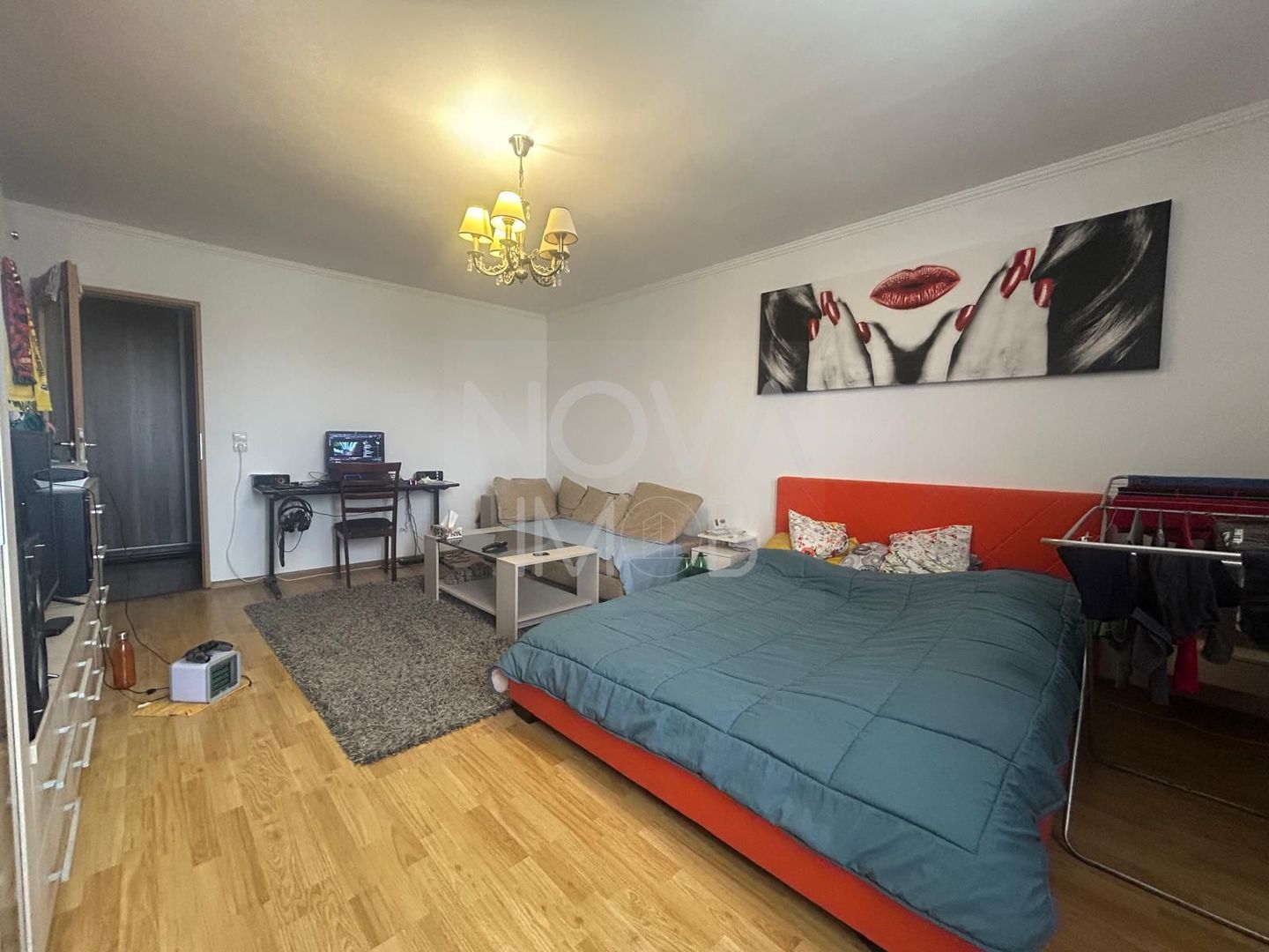 Garsoniera 45 mp cu balcon, mobilata, utilata - zona Lazaret - Poză 3