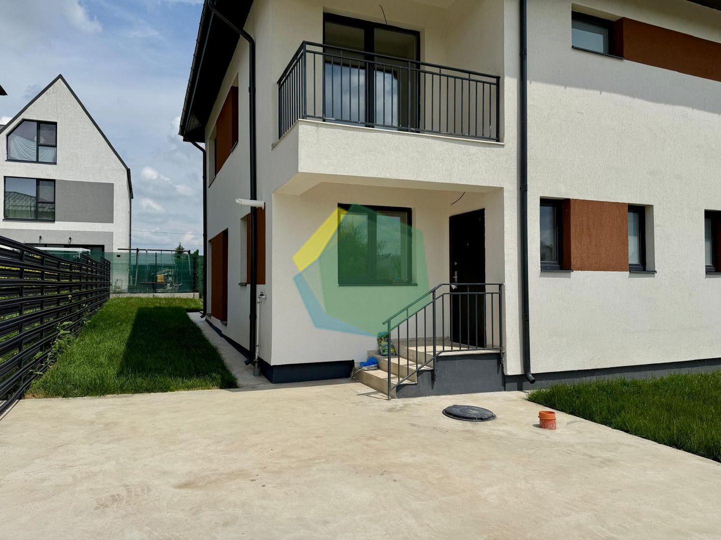 Vila duplex moderna nouă în Otopeni | Curte 160mp | Mutare imediată - Poză 5