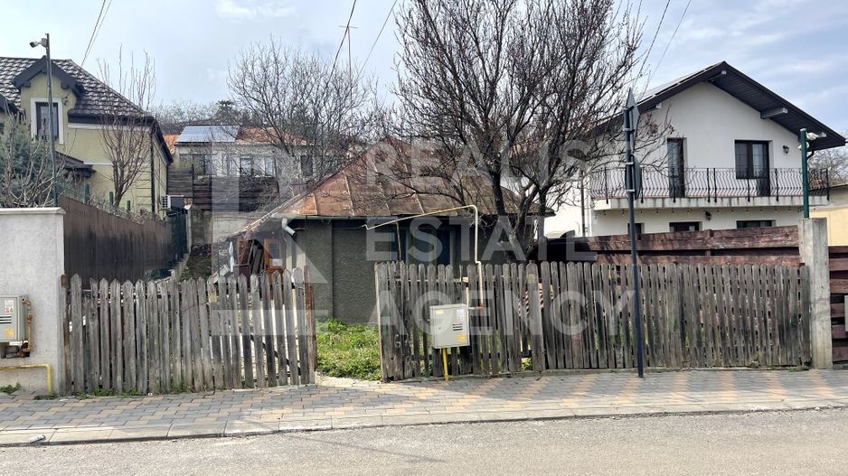 Casă + teren în Iași – Strada Albineț - Poză 1