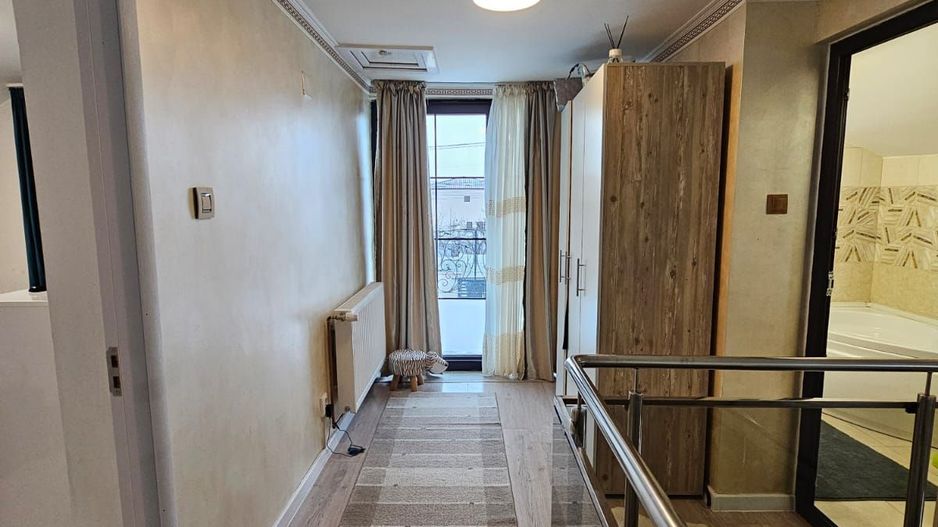 Casă / Vilă cu 5 camere de vânzare în Craiova - Poză 18
